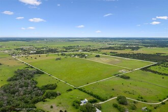 1000 Co Rd 215 in Florence, TX - Building Photo - Building Photo