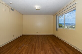 Catalina Village Apartments in Tucson, AZ - Building Photo - Interior Photo