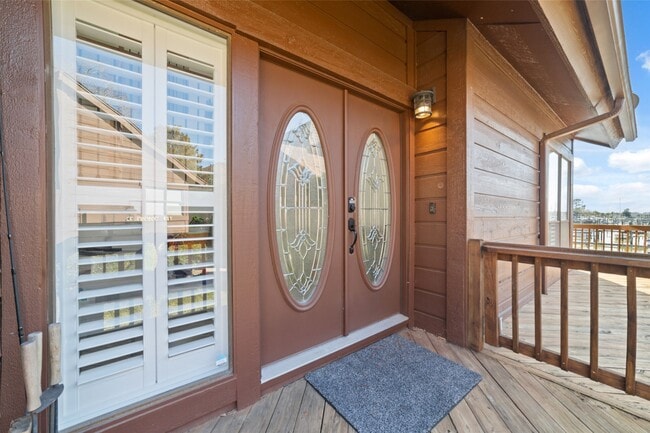 property at 717 Davis Rd