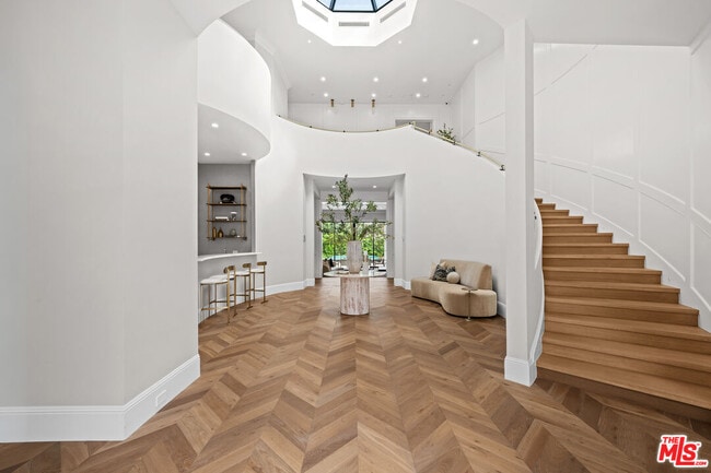 616 N Alpine Dr in Beverly Hills, CA - Building Photo - Building Photo