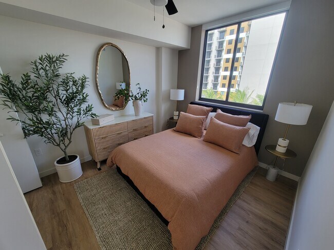 858 E 27th St, Unit B8 in Hialeah, FL - Building Photo - Building Photo