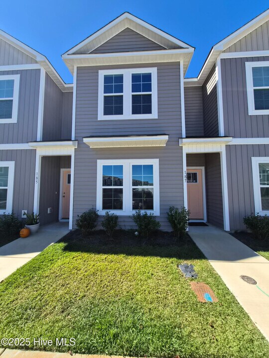 187 Loren Rd in Hubert, NC - Building Photo
