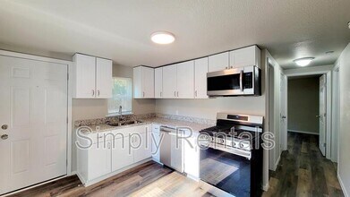 1221 Stanford St in Greenville, TX - Building Photo - Building Photo