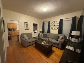 16 Caldwell Ave, Unit 1R in Somerville, MA - Foto de edificio - Building Photo