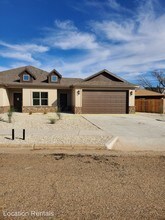 802 N Elkhart Ave in Lubbock, TX - Building Photo - Building Photo