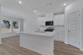 561 Arizona St in Farmington, AR - Building Photo - Building Photo