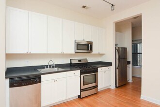 4715 N Sheridan Rd in Chicago, IL - Building Photo - Building Photo
