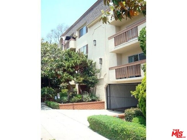 property at 811 6th St