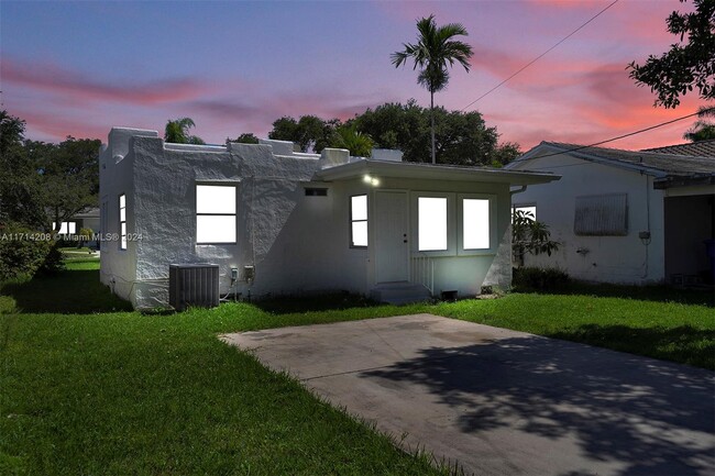 1505 Monroe St in Hollywood, FL - Building Photo - Building Photo