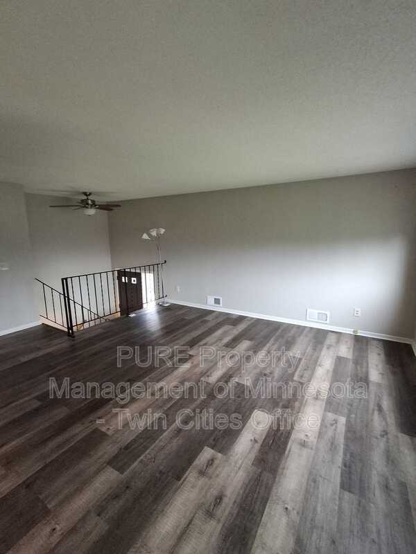 9468 Kingsview Ln N in Maple Grove, MN - Building Photo - Building Photo