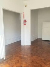 10 Parkside Ct, Unit 2 in Brooklyn, NY - Building Photo - Building Photo