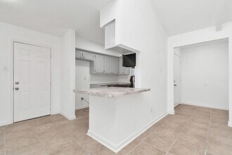 12118 Ryewater Dr in Houston, TX - Foto de edificio - Building Photo