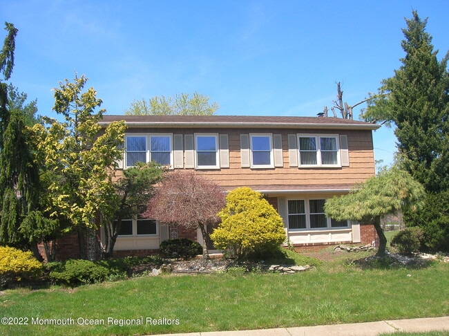 property at 15 Cardinal Ct