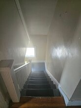 38 Claybourne St, Unit 3 in Boston, MA - Foto de edificio - Building Photo