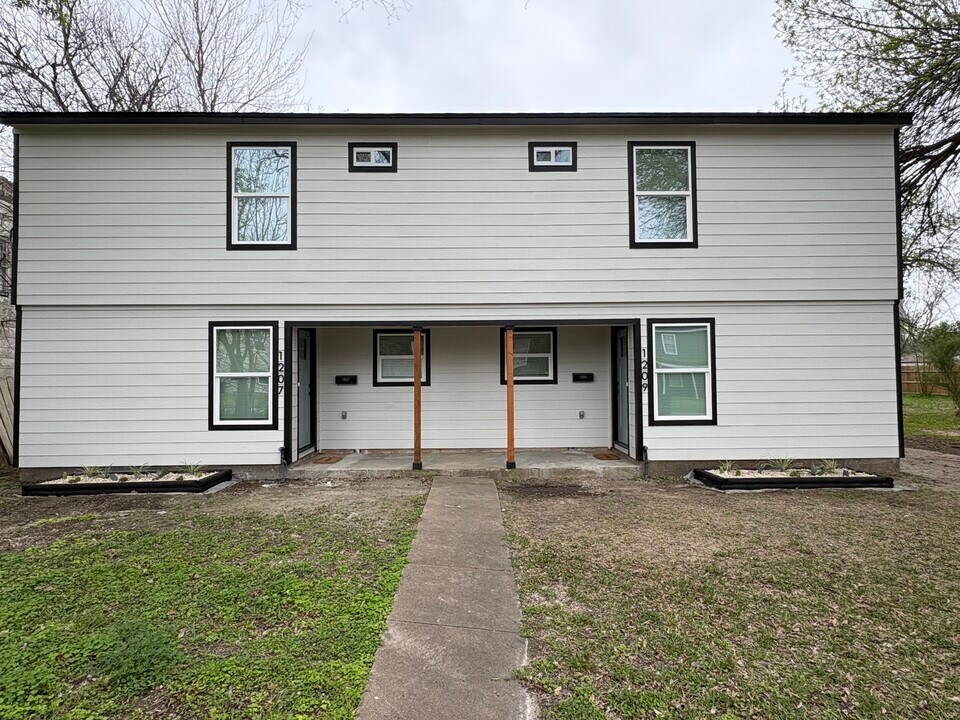 1207 2nd Ave N, Unit 1207 in Texas City, TX - Foto de edificio