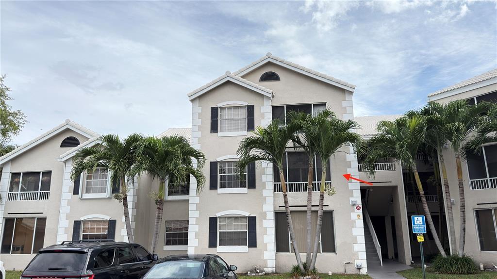 2803 N Oakland Forest Dr, Unit 203 in Oakland Park, FL - Foto de edificio