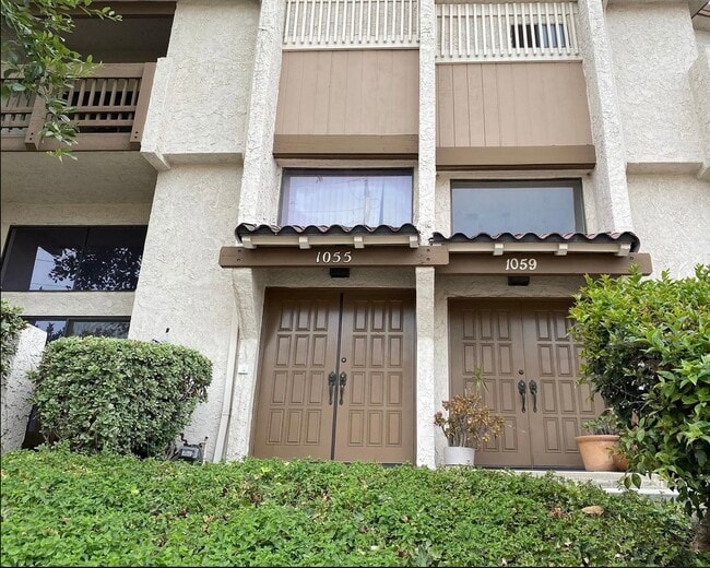 property at 1055 Walnut Grove Ave