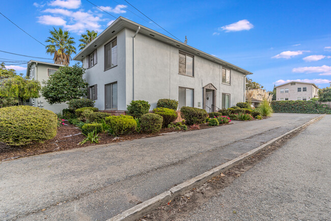 1572 Buena Vista Ave in Alameda, CA - Building Photo - Building Photo