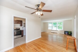 1143 E 50th St, Unit 3S in Chicago, IL - Building Photo - Building Photo