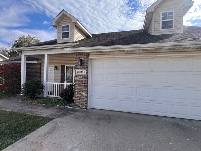 24259 Tanglewood Rd in St. Robert, MO - Building Photo - Building Photo