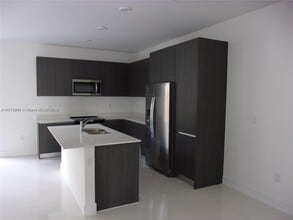 455 SW 91st Ave in Miami, FL - Building Photo - Building Photo