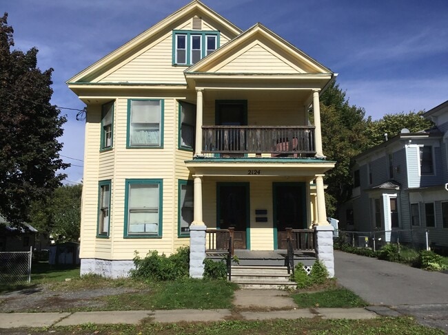 2124 Highland Ave, Unit 2nd Floor