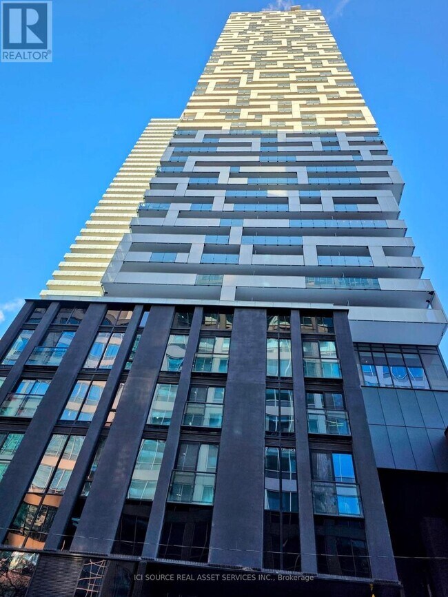 25 Richmond St E in Toronto, ON - Building Photo - Building Photo