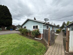 2463-2479 Lee St SE in Salem, OR - Building Photo - Building Photo