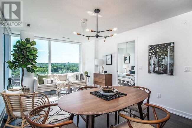 18 Erskine Ave in Toronto, ON - Building Photo - Building Photo