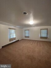 7606 Woodyard Rd in Clinton, MD - Foto de edificio - Building Photo