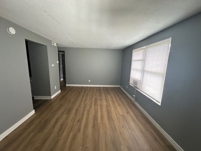 101 N McReynolds Ct in Peoria, IL - Building Photo - Building Photo