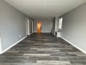 48 Ontario St, Unit 1F in Cohoes, NY - Building Photo - Building Photo