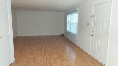 1025 Richfield Ln in Avon, IN - Building Photo - Building Photo