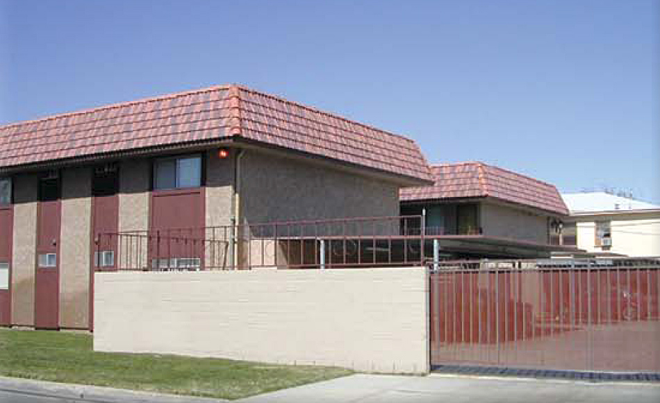 Beech Apartments in Lancaster, CA - Building Photo