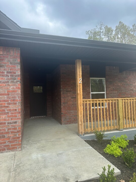 2 Bridle Cir in Bella Vista, AR - Building Photo