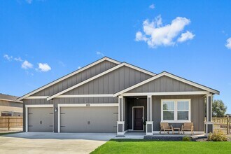 3100 Roan Dr in Ellensburg, WA - Building Photo - Building Photo