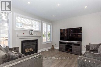 43 Crew Crescent in Vaughan, ON - Building Photo - Building Photo