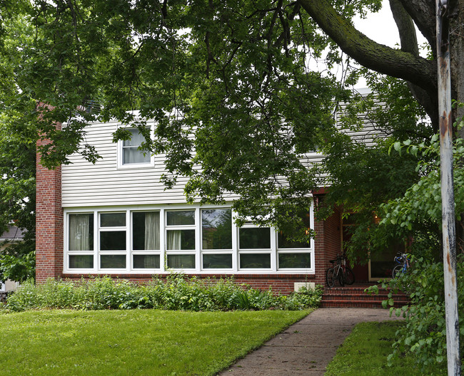 Student Housing Property in St. Paul, MN - Building Photo - Building Photo