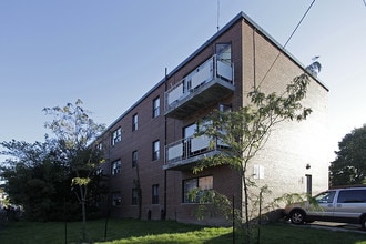 Mimico Estates in Toronto, ON - Building Photo - Building Photo