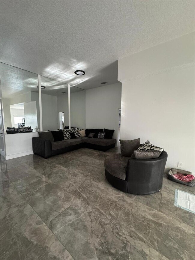 3055 El Camino Real in West Palm Beach, FL - Building Photo - Building Photo