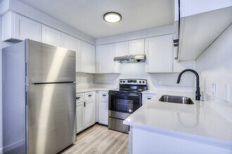 Oasis at 2600 in Bend, OR - Foto de edificio - Building Photo