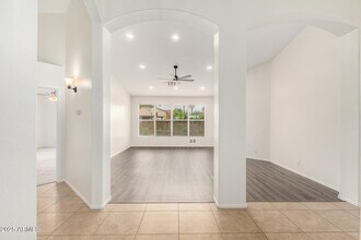 1314 S Larkspur St in Gilbert, AZ - Building Photo - Building Photo