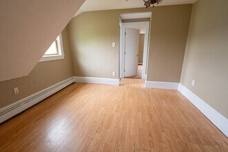 132 B Cedar St in Haverhill, MA - Building Photo - Building Photo