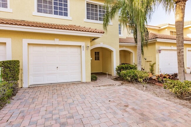 853 Imperial Lake Rd in West Palm Beach, FL - Building Photo - Building Photo