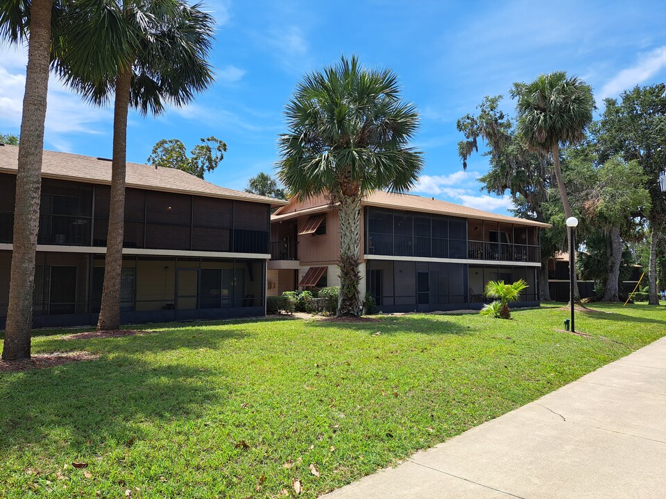 190 Hickory Woods Ct, Unit 3A in Deltona, FL - Foto de edificio