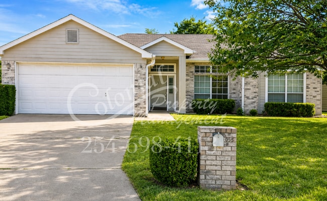 property at 2305 Stratford Dr