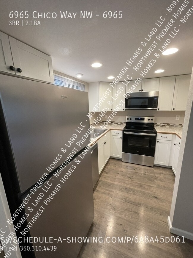 6965 Chico Way NW in Bremerton, WA - Building Photo - Building Photo