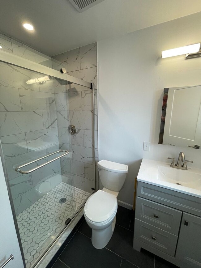 320 Hammond Pond Pkwy in Brookline, MA - Building Photo - Building Photo