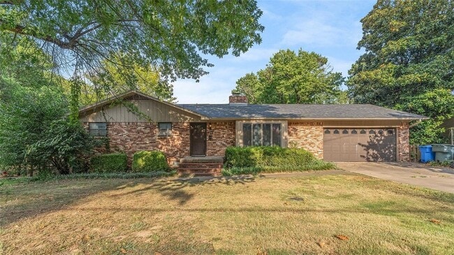 property at 476 N Oliver Ave