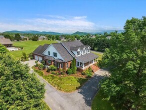 1729 Harrisburg Mill Rd in Sevierville, TN - Building Photo - Building Photo